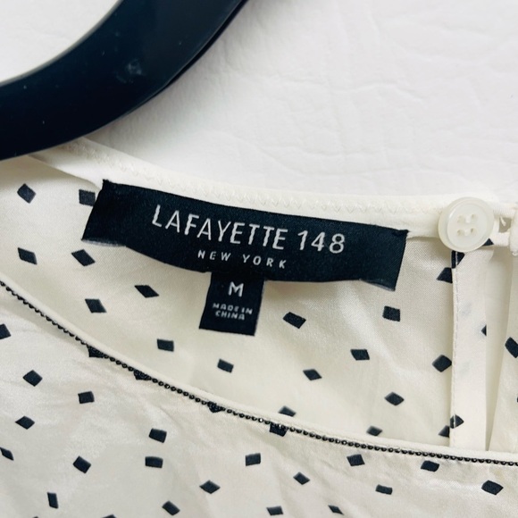 Lafayette 148 New York 100% silk top size M 3/4 ruffle sleeves - Picture 2 of 8